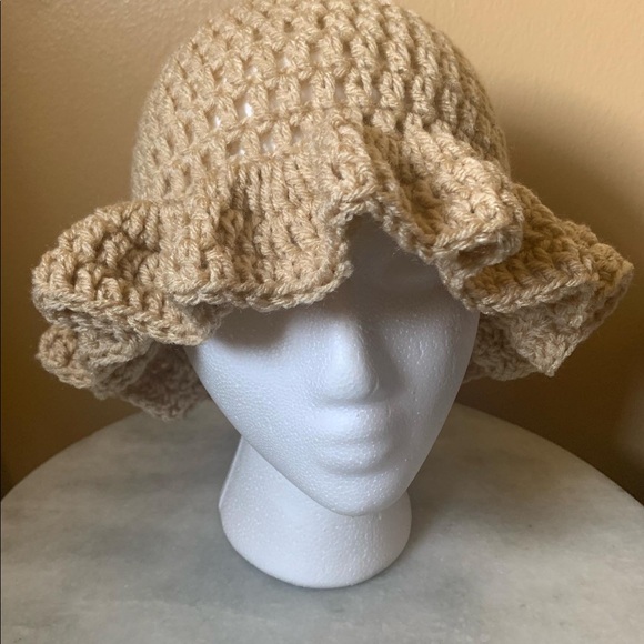 *NWT** HANDMADE CROCHET BUCKET HAT - Picture 3 of 3
